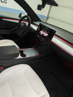 Ambientebeleuchtung Nachrüst-Set inkl. Montage – Tesla Model 3 / Y (App-gesteuert)