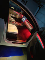 Ambientebeleuchtung Nachrüst-Set inkl. Montage – Tesla Model 3 / Y (App-gesteuert)