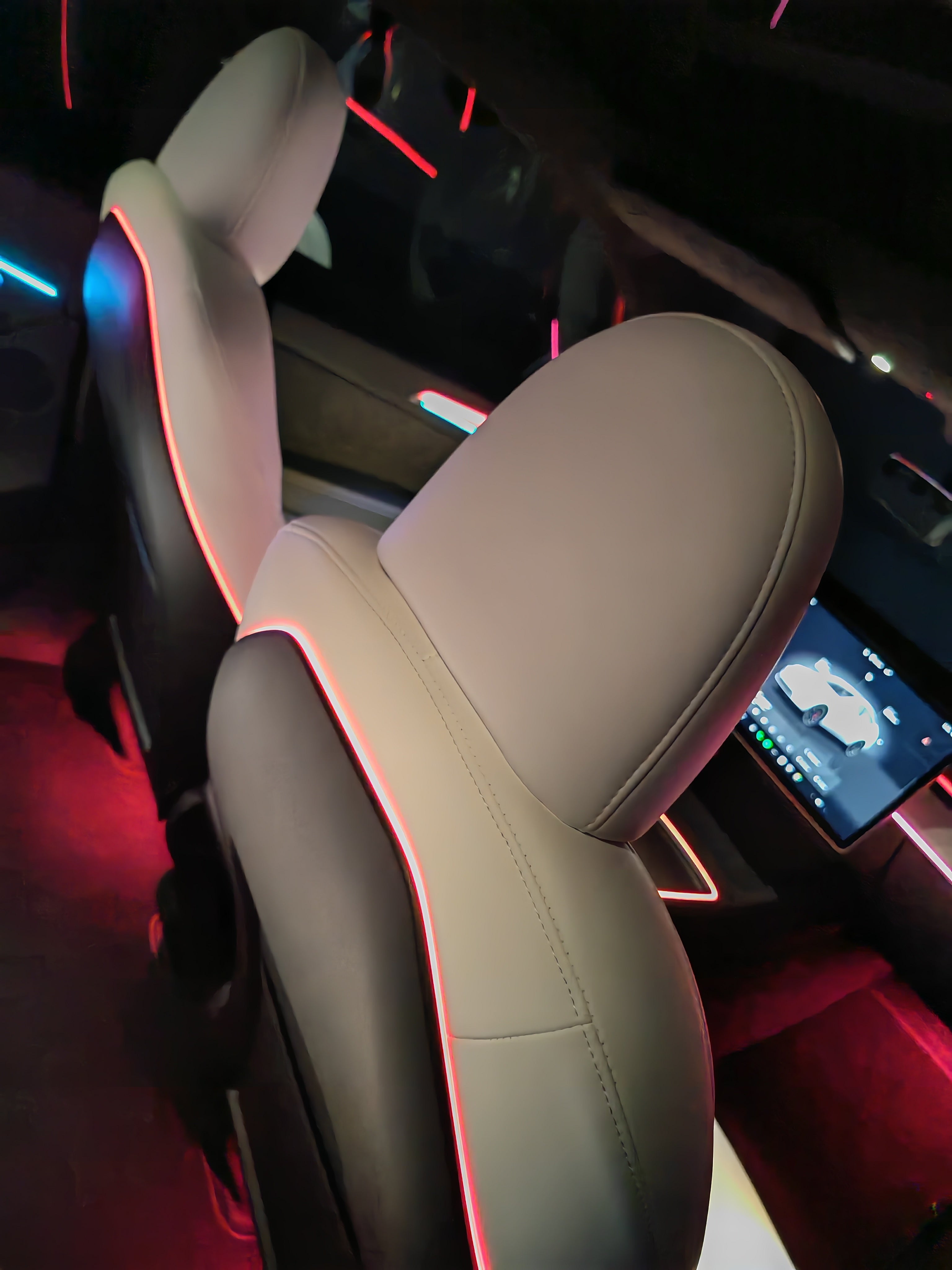 Ambientebeleuchtung Nachrüst-Set inkl. Montage – Tesla Model 3 / Y (App-gesteuert)