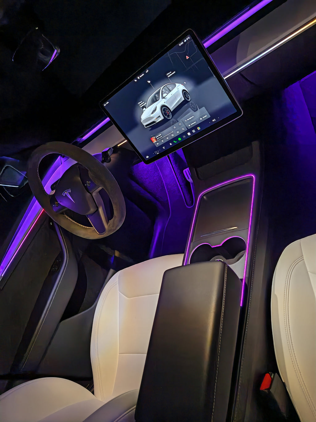 Ambientebeleuchtung Nachrüst-Set inkl. Montage – Tesla Model 3 / Y (App-gesteuert)