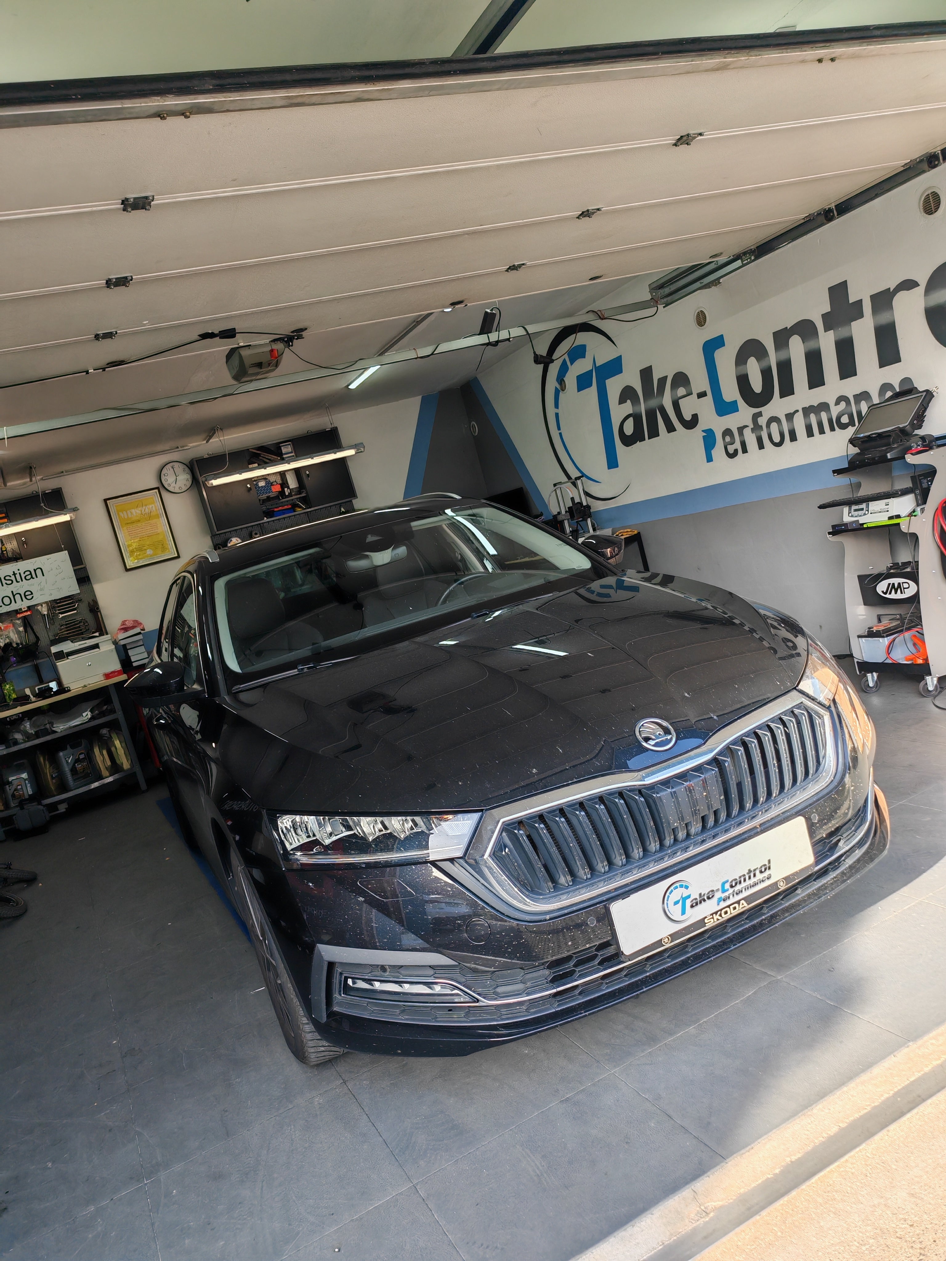 Skoda Ocatvia NX – Rückfahrkamera Nachrüstung inkl. Montage ab