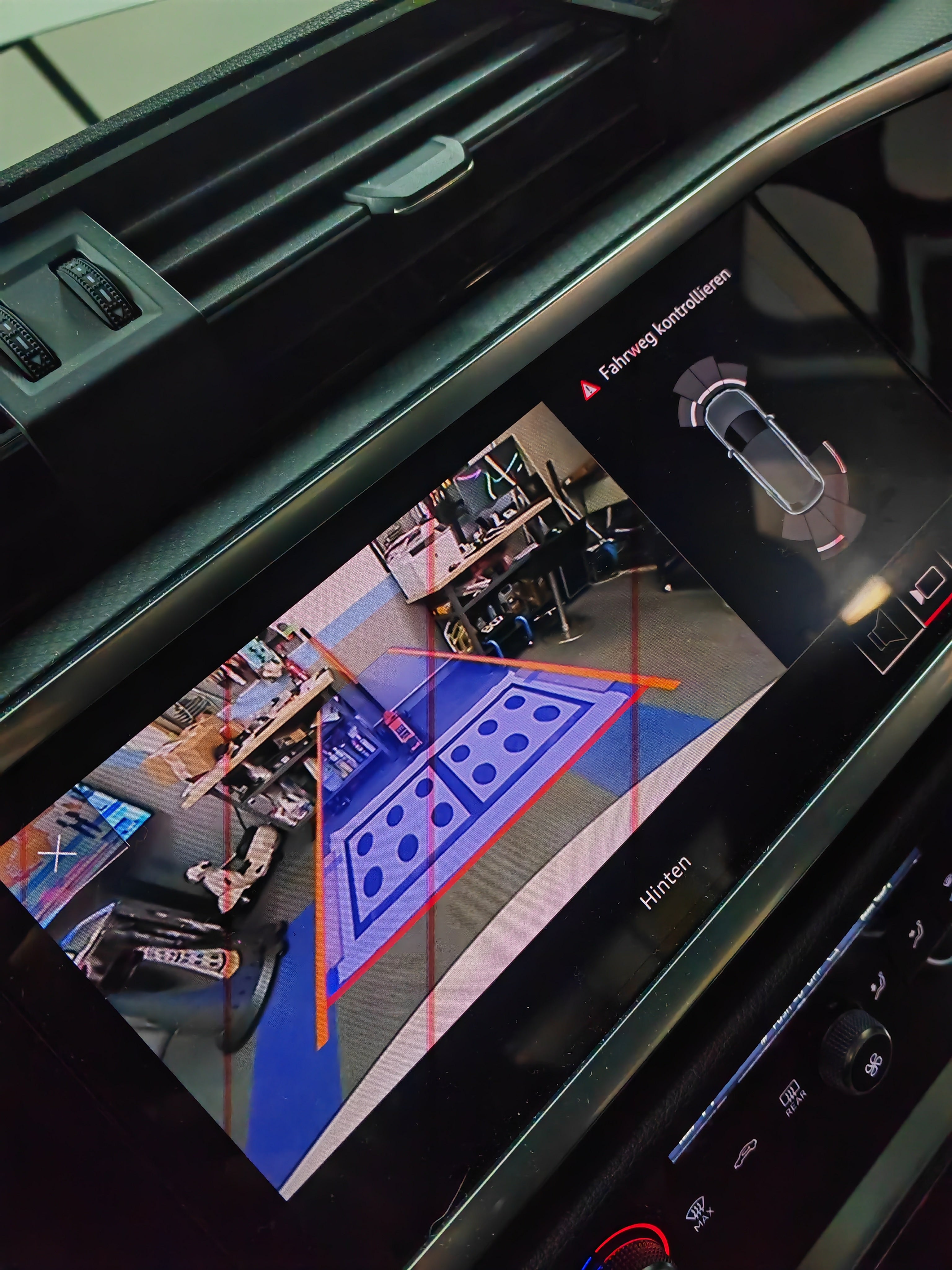 Audi Q3 F3 – Rückfahrkamera Nachrüstung inkl. Montage ab