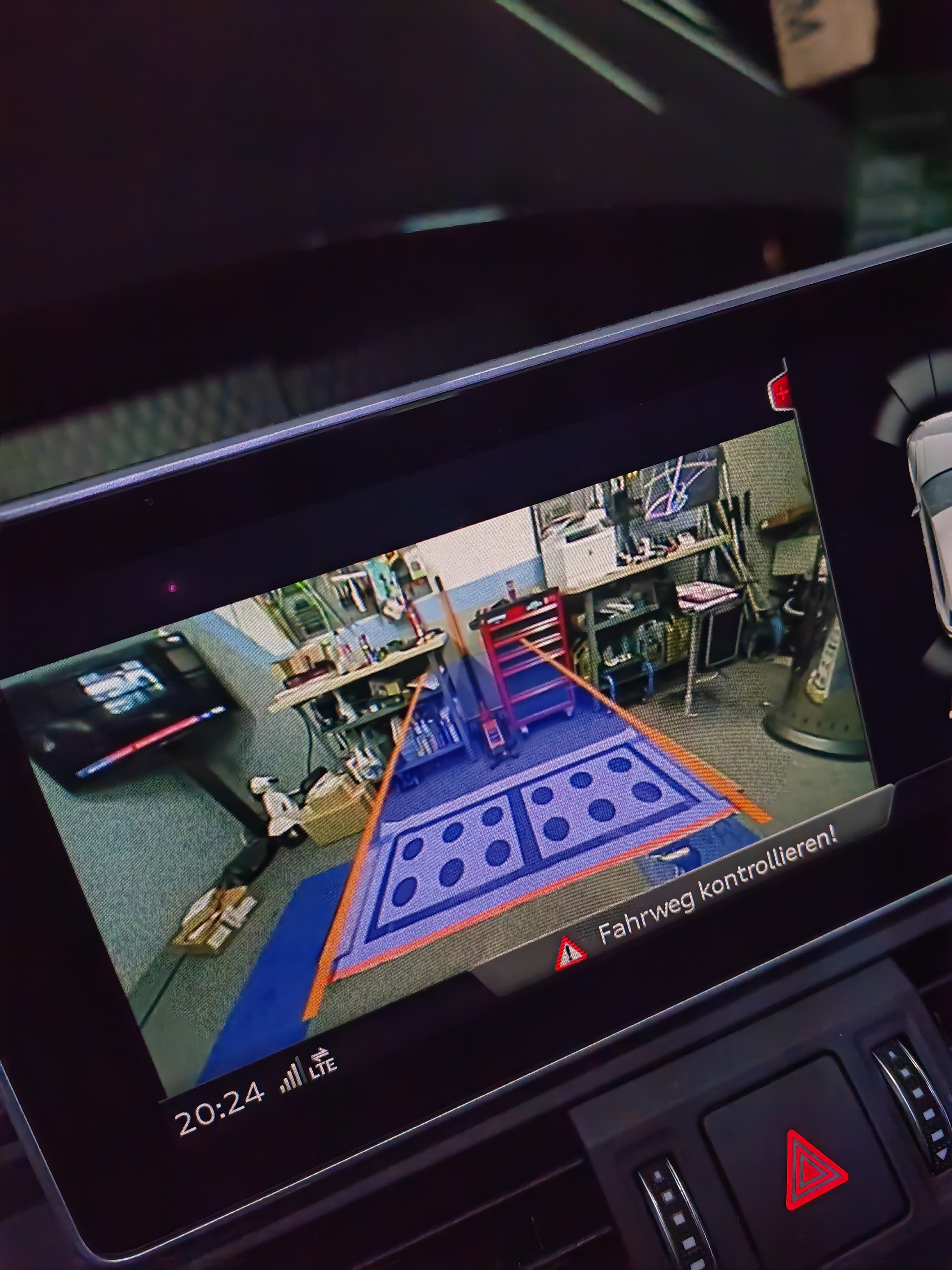 Audi Q5 FY– Rückfahrkamera Nachrüstung inkl. Montage ab